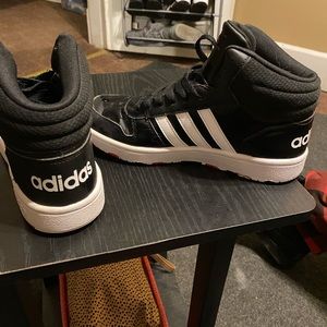 Adidas YOUTH Tennis Shoes SIZE 6.5